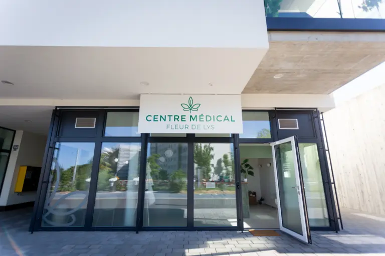 facade cente medical fleur de lys